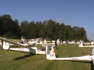 10Die-Surwolder-und-ihre-Wettkampfmaschinen-_FR_-und-_MM_