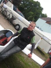 10Mit-einem-Funksprechzeugnis-in-der-Hose-sitzt-es-sich-gleich-viel-besser-