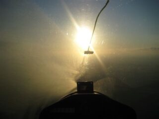 11Flieger-zeig-mit-die-Sonne