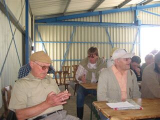 18Es-wird-aufmerksam-zugehört